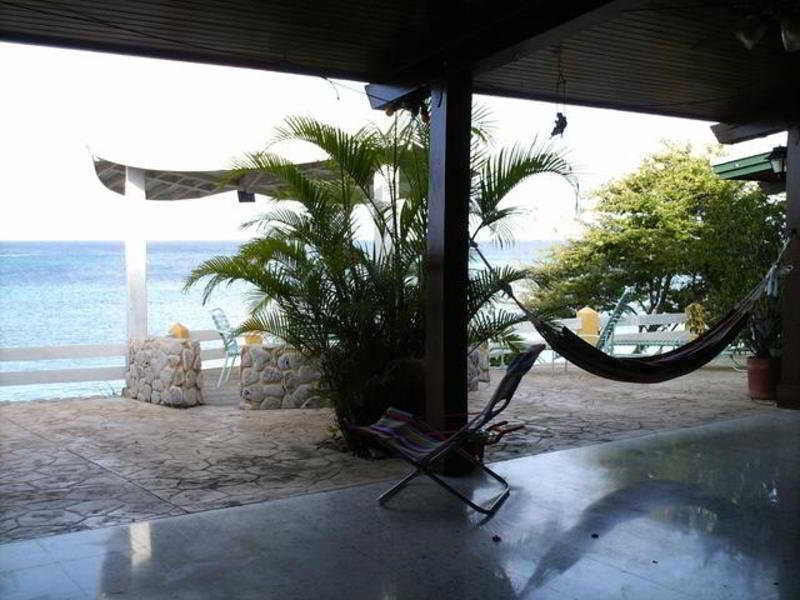 Settlers Beach Hotel Saint James Bagian luar foto